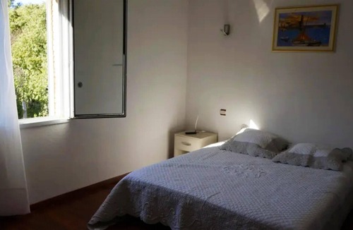 Laroque-des-Alberes Villa | Homerez - Villa for 12 ppl. with swimming-pool, jacuzzi, garden and terrace
