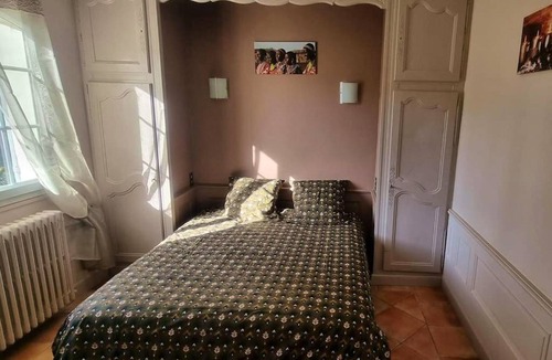Salon-de-Provence Villa | Homerez - Villa for 10 ppl. with swimming-pool and garden at Salon-de-Provence