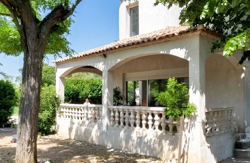 Aimargues Villa | Homerez - Villa in Aimargues