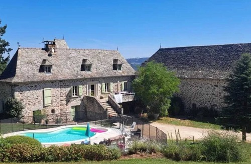 La Bastide-l'Eveque Villa | Homerez - Villa in Bas-Ségala