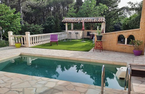 Merindol Villa | Homerez - Villa in Mérindol