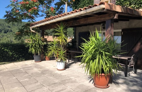 Rocher Villa | Homerez - Villa in Rocher, pool & mountain view