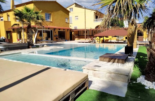 Rubi Villa | Homerez - Villa in Rubí with pool