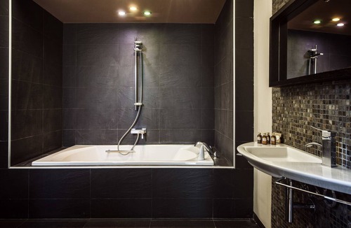 Erill la Vall Hostel | Hostal La Plaça
