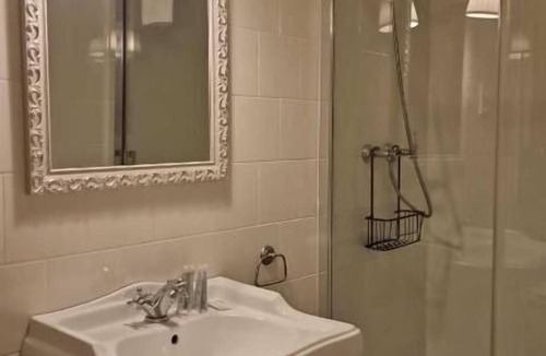 Sant Gervasi Hostel | Hostal Lumine Suites by gaiarooms