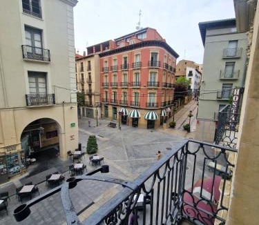 Alujan House | Hostal Rugaca