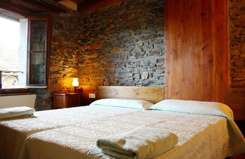 Llivia Hostel | Hostal Ruso