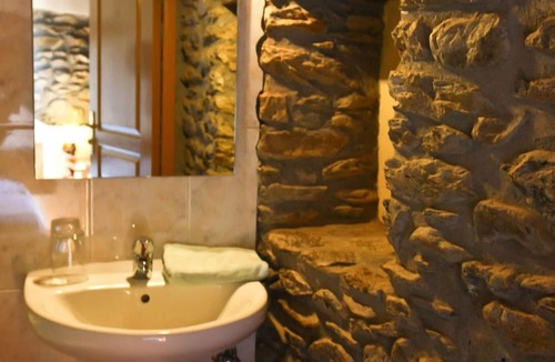 Llivia Hostel | Hostal Ruso