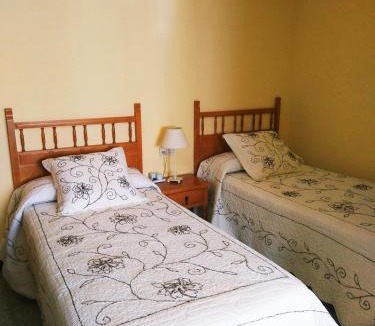 Altron House | Hostal Vall d'Àssua