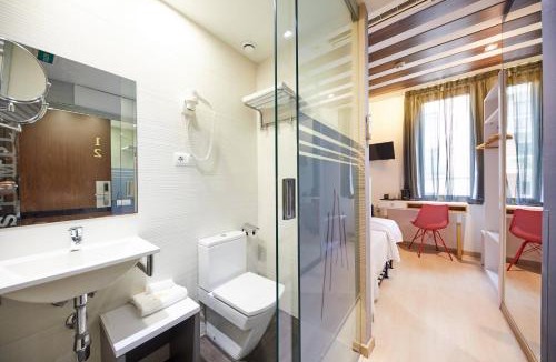 La Sagrada Familia House | Hostemplo Sagrada Familia