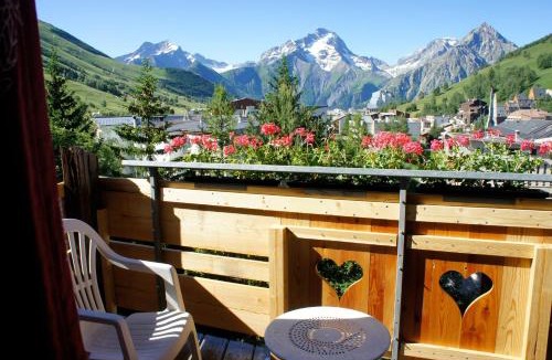 Mont-de-Lans Hotel | Hotel Adret