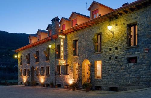 Siresa Hotel | Hotel Castillo d'Acher