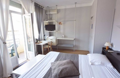 Capdenac-Gare Hotel | Hotel de Paris (Capdenac)