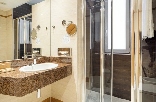 La Maternitat i Sant Ramon Hotel | Hotel ILUNION Les Corts Spa