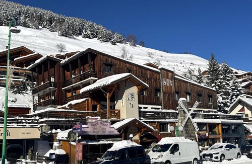 Mont-de-Lans Hotel | Hotel Le Cairn