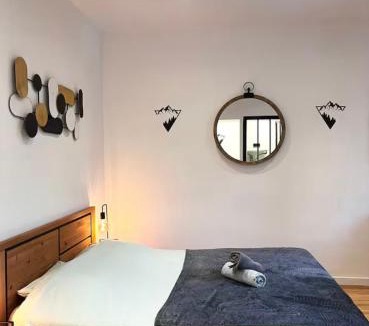 Ax-les-Thermes Apartment | Hotel Le Grillon- studio numéro 11 premier étage ou T2 numéro 9 rez-de-chaussée
