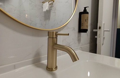 Queyrac Hotel | Hotel les vieux Acacias