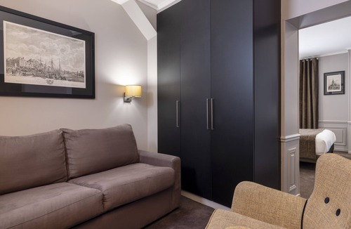 17th Arrondissement Hotel | Hotel Pavillon Monceau by Happy Culture