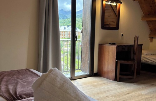 Pla de l'Ermita Hotel | Hotel Romànic
