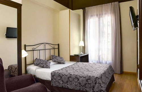 L'Espluga de Francoli Hotel | Hotel Rural y Apartamentos Villa Engracia