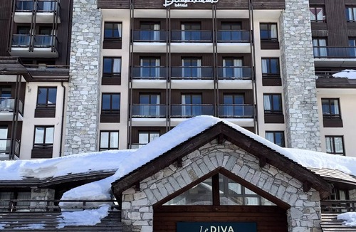 Val Claret Hotel | Hotel Tignes Le Diva - Breakfast - Classic Room Sleeping area 3 Adults