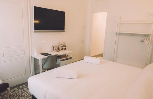 Passeig i Rodalia Hotel | Hotelet Casa Padró