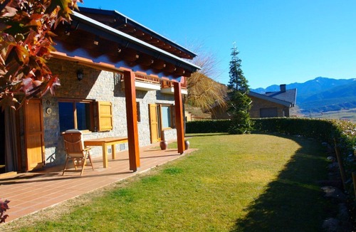 Prullans House | House 5 rooms 10 Pax, Fireplace, Garden, Cadí Views & Wi-Fi