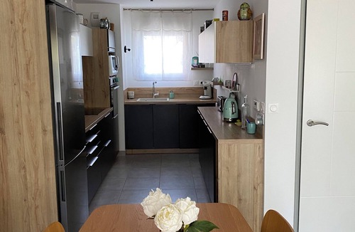 Noves House | House 80 m² Air-conditioned, 2 Bedrooms, 10 min. from Saint Rémy & 15 min. from Avignon