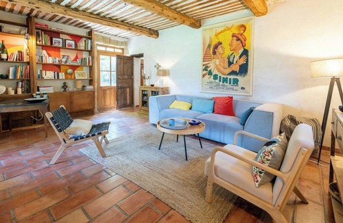 Travaillan House | House among vineyards near Mont Ventoux