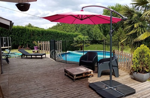 Capdenac House | House for 7 people, its terrace and swimming pool are waiting for you.