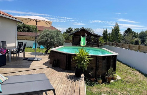 Saubrigues House | House for Rent with a Pool and a Playhouse for Kids