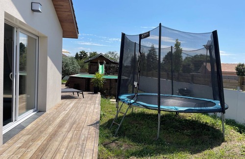 Saubrigues House | House for Rent with a Pool and a Playhouse for Kids