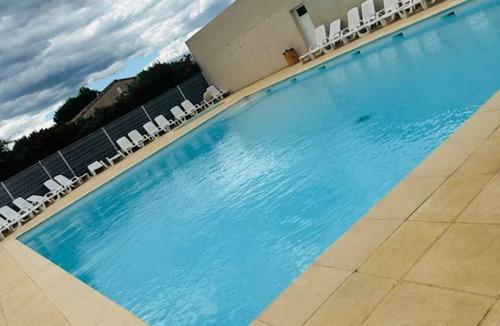 Gallargues-le-Montueux Condo | House in the south