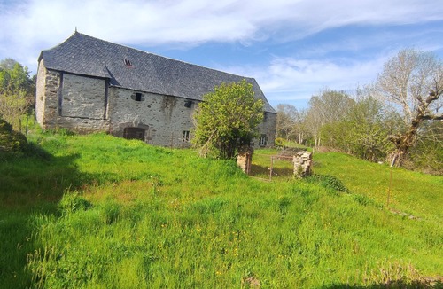 Oradour House | House in a pretty, typical Cantal village.