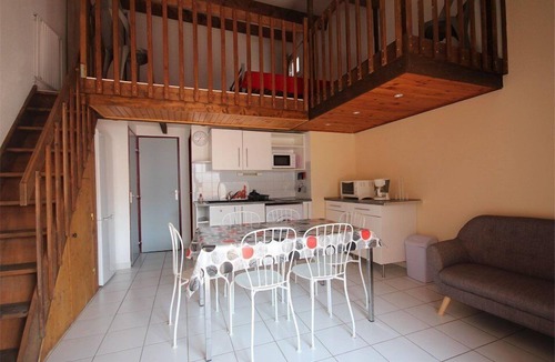 Portiragnes-Plage House | House in secure residence with shared swimming pool, 2 bedrooms, sleeps 5, 400 metres from the.