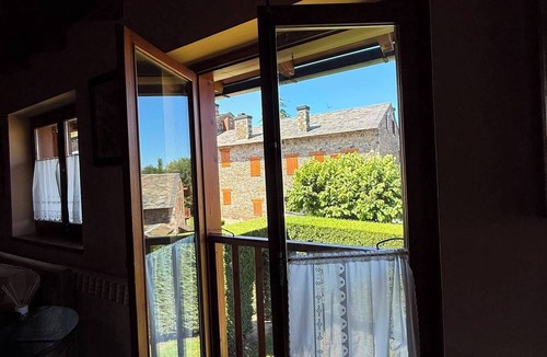 Urtx House | House with a garden in Queixans