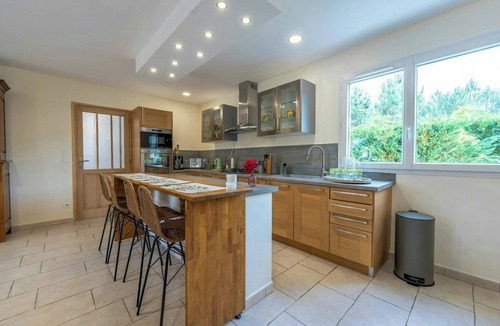 Les Salelles House | House with pizza oven near Chassezac