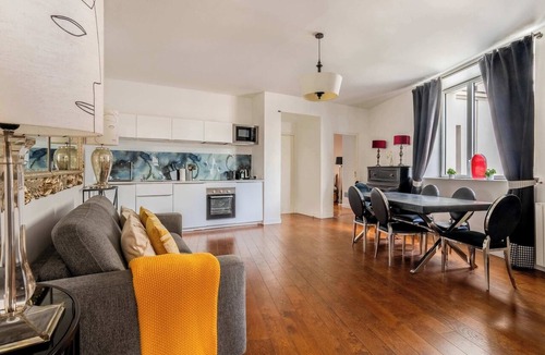 Montmartre Apartment | Huge and bright 4BD for 10 guests Sacre-Coeur