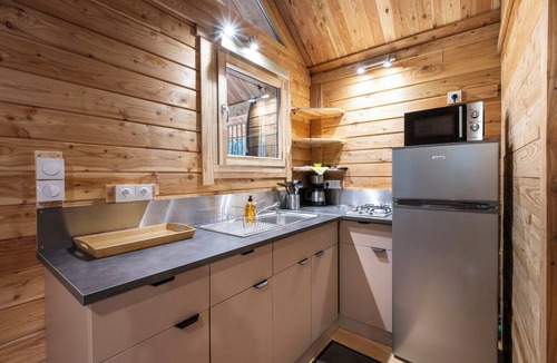Guardiola de Bergueda Cabin | Huttopia Barcelona Pirineos