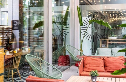 El Parc i la Llacuna del Poblenou Hotel | Ibis Barcelona Plaza Glòries 22@