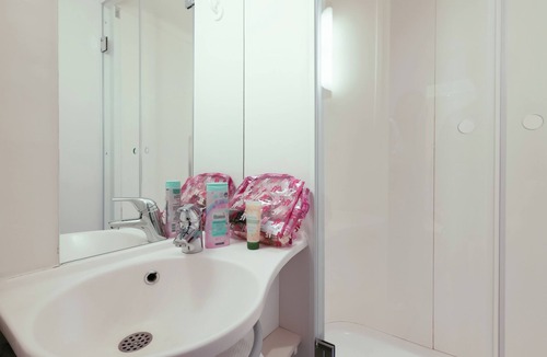 Villemomble Hotel | ibis budget Villemomble