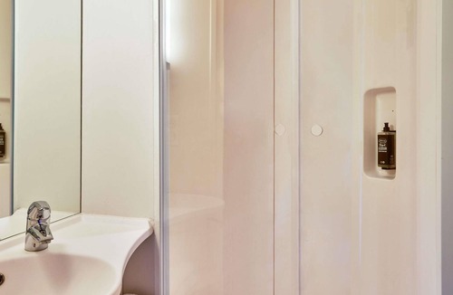 Villemomble Hotel | ibis budget Villemomble