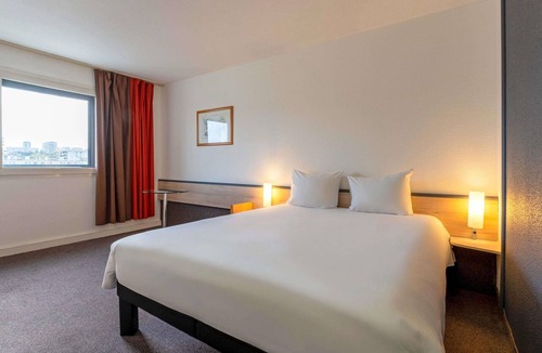 Pantin Hotel | ibis Paris Pantin Eglise