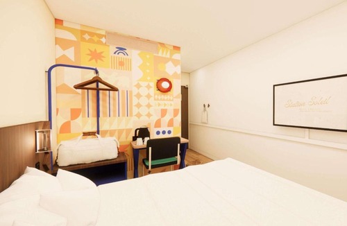 Yves Farge - Le Fleuve Hotel | ibis Styles Lyon Gerland