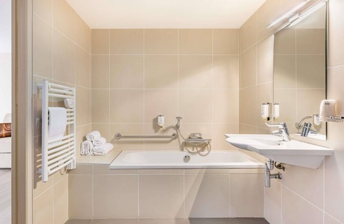 Brignais Hotel | ibis Styles Lyon Sud Brignais