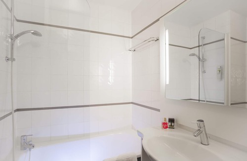 Gare Hotel | ibis Styles Paris Massena Olympiades