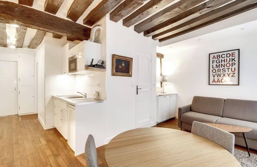 Quartier du Mail Apartment | Iconinc Studio Apartment in Montorgueil Area
