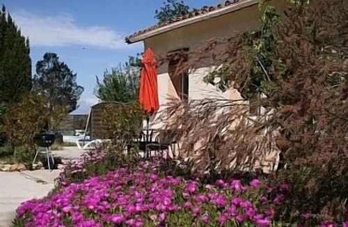 Canet-en-Roussillon Cottage | Idyllic Gite With Pool On Chateau Wine Estate