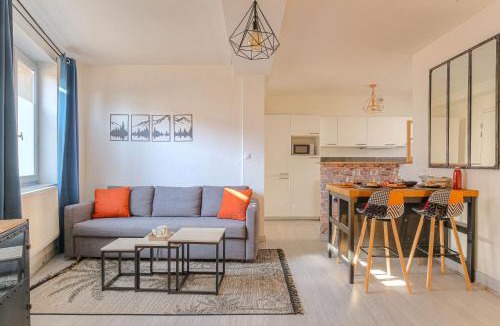 Couzon-au-Mont-d'Or Apartment | Immeuble entier privatisé, wifi haut débit, groupe, famille