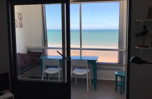 Courseulles-sur-Mer Apartment | IMPRENSABLE SEA VIEW - 2 rooms Courseulles-sur-Mer 4 people
